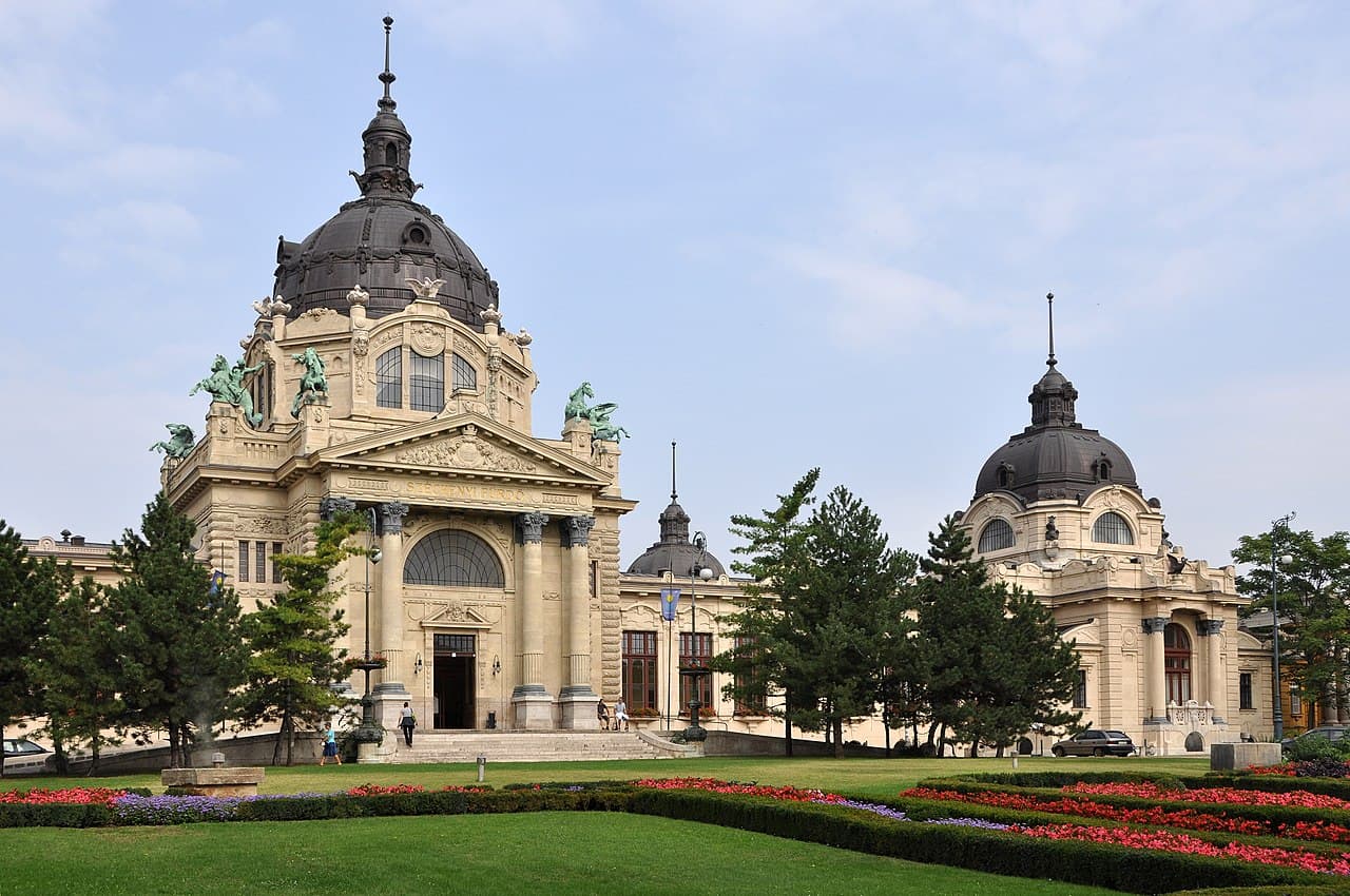 Széchenyi Thermal Bath Experience — Wellness & Mindfulness in Budapest