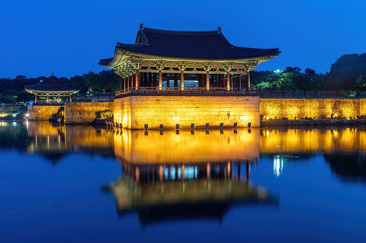 Donggung Palace & Wolji Pond Night Tour — Arts & Culture in Gyeongju