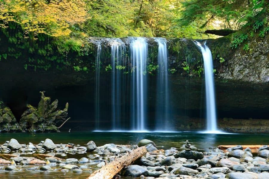 Waterfall Hike in Columbia River Gorge β Outdoor & Adventure in Portland