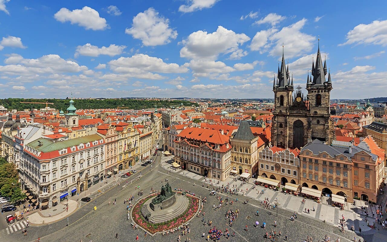 Old Town & Astronomical Clock Walk — Arts & Culture in Prague