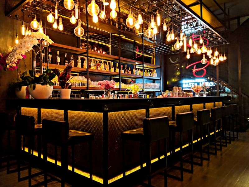 L'Escamoteur Bar β Nightlife in Kyoto