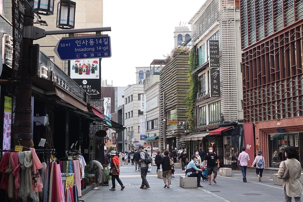 Insadong β Community in Seoul