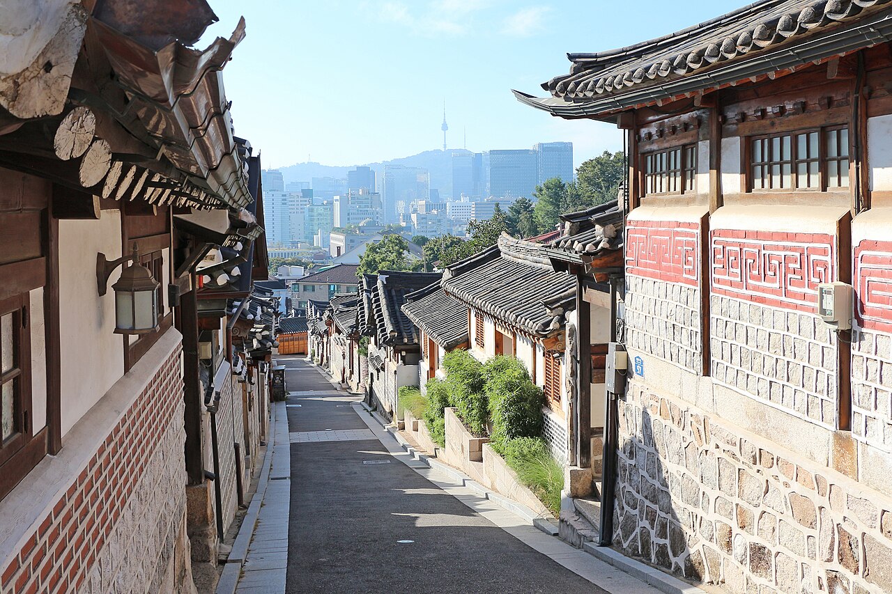 Bukchon Hanok Village & Insadong Walk