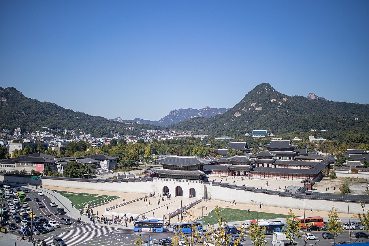 Gyeongbokgung Palace & Hanbok Experience