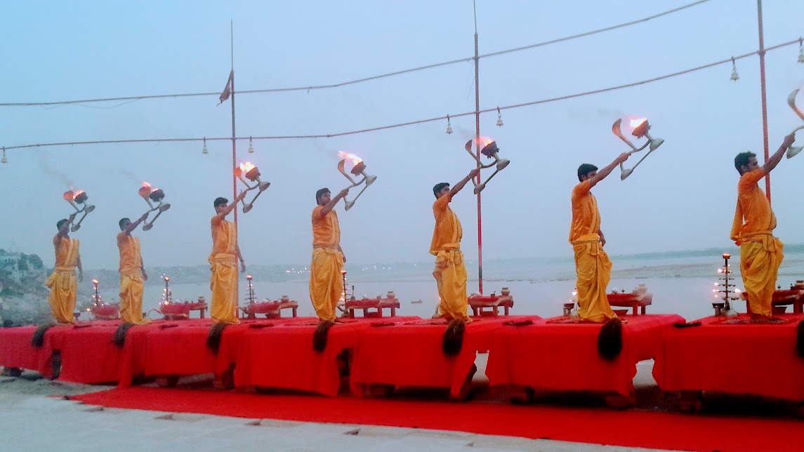 Sunrise Rowboat & Ghats Tour